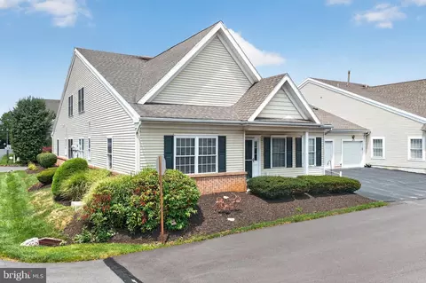 4690 Blue Grass Ln, Macungie, PA 18062
