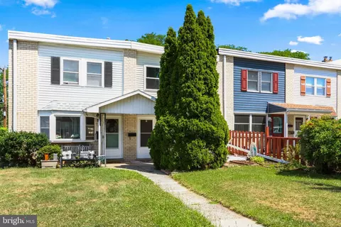 757 Mohawk St, Allentown, PA 18103