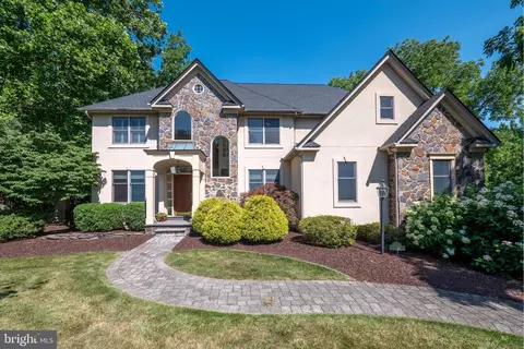 4807 Leeds Ct, Center Valley, PA 18034