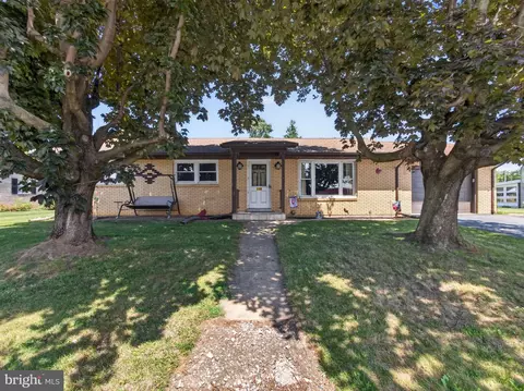 119 N Main St, Alburtis, PA 18011