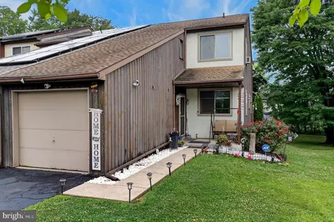 330 Parkside Dr, Macungie, PA 18062