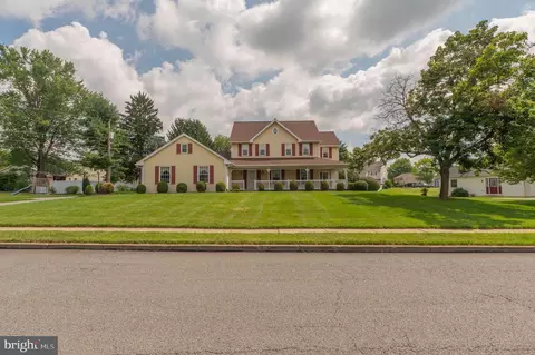 1039 Miriam Dr, Emmaus, PA 18049