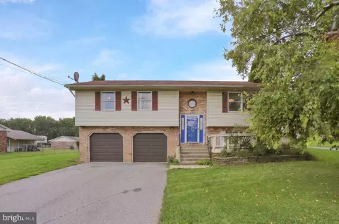 2435 Levans Rd, Coplay, PA 18037