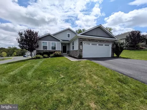 4220 Cypress Ln, Whitehall, PA 18052