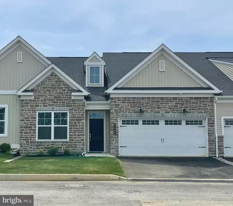 3006 N Cider Dr, Whitehall, PA 18052