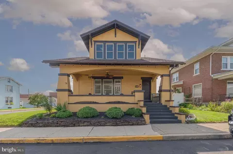 302 N 5th St, Emmaus, PA 18049