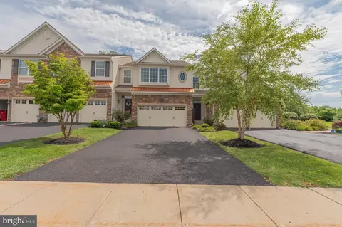 4480 Lenni Cir, Emmaus, PA 18049