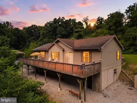 7353 Farrier Rd, Orefield, PA 18069