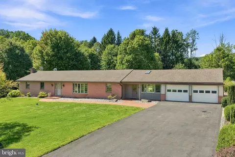 6771 Tollgate Rd, Zionsville, PA 18092