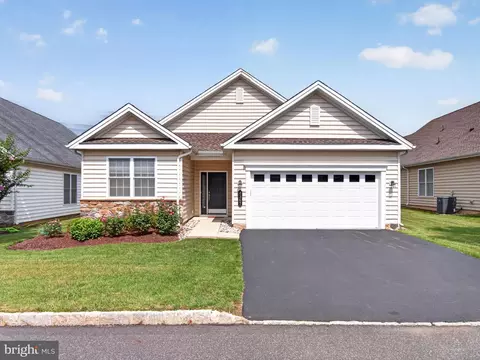 4367 Colonial Ln, Center Valley, PA 18034