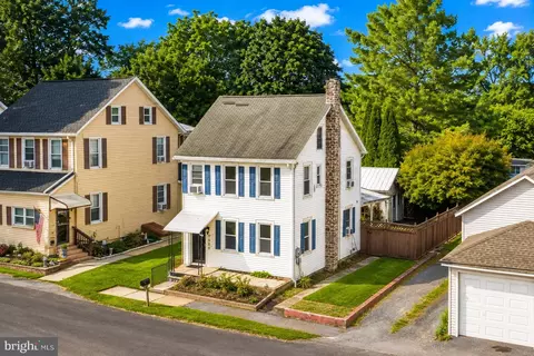 7588 Trexler Cir, Trexlertown, PA 18087