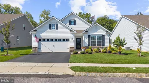 7945 Troxell Ct, Breinigsville, PA 18031