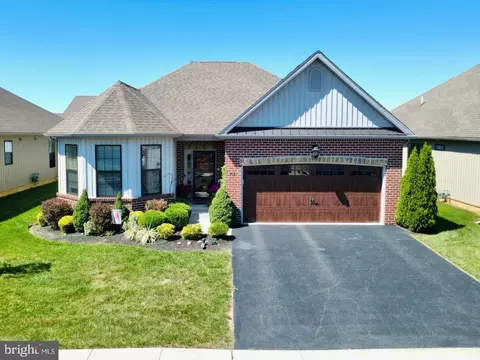 4139 Clearbrook Rd, Emmaus, PA 18049