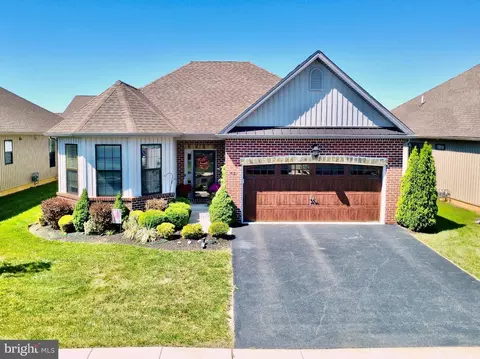 4139 Clearbrook Rd, Emmaus, PA 18049