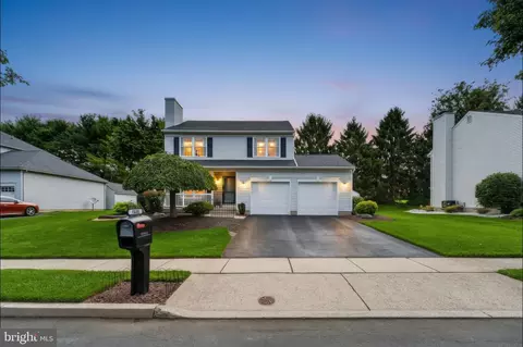 2603 Fieldview Dr, Macungie, PA 18062
