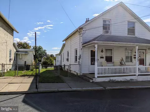 3112 N 2nd St, Whitehall, PA 18052