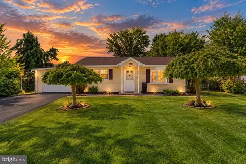 350 Maple St, Whitehall, PA 18052