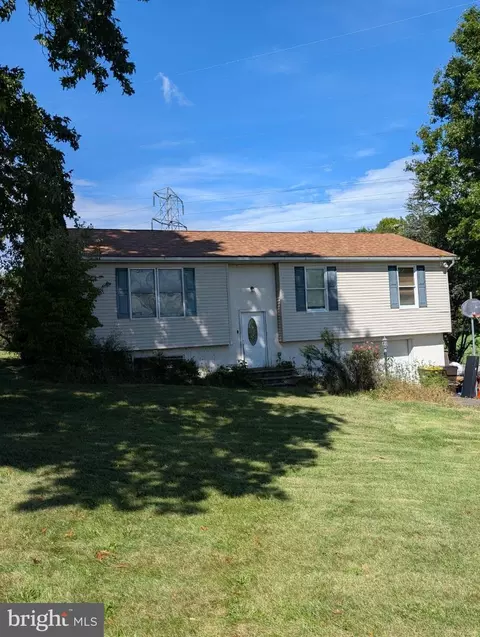 6345 Palm Rd, Zionsville, PA 18092