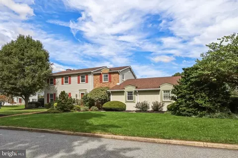 1285 Clearview Cir, Allentown, PA 18103