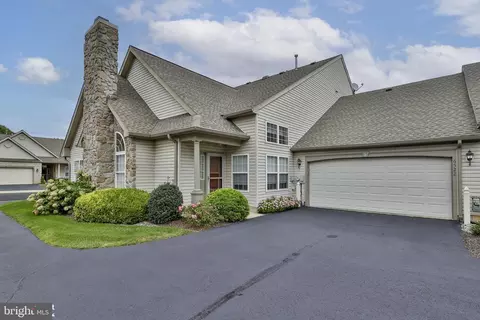 6522 Letterkenny Ln, Macungie, PA 18062
