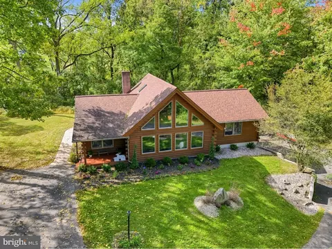 4908 Jasper Rd, Emmaus, PA 18049