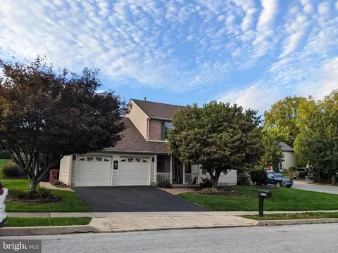 3223 Flatrock Dr, Whitehall, PA 18052
