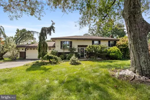 4468 Thebes Turn Turn, Whitehall, PA 18052