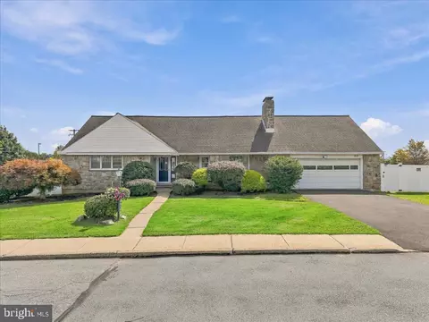 808 Jefferson St, Whitehall, PA 18052