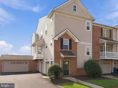 7120 Pioneer Dr, Macungie, PA 18062