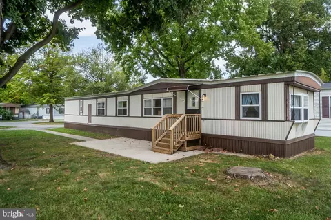 8721 Turkey Ridge Rd, Breinigsville, PA 18031