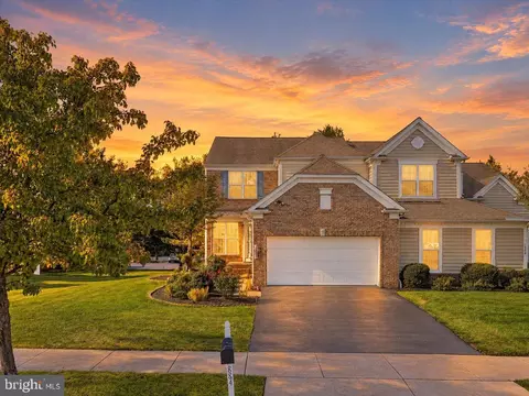 1884 Emerald Dr, Orefield, PA 18069