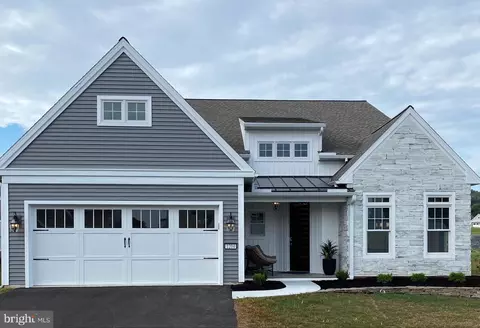 1204 Mosaic Dr #409, Lebanon, PA 17042