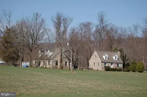 11 Wolfe Dr, Jonestown, PA 17038