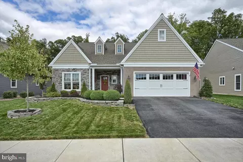 1215 Mosaic Dr, Lebanon, PA 17042