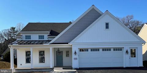 1001 Stanford Dr #198, Lebanon, PA 17042