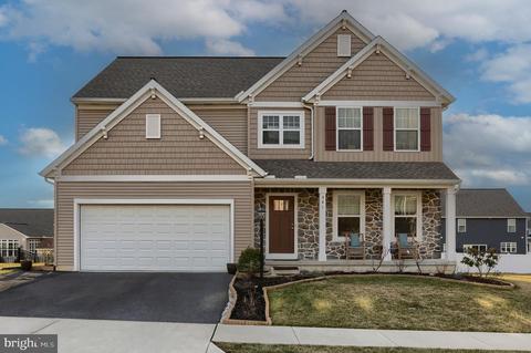 541 Fieldstone Dr, Annville, PA 17003