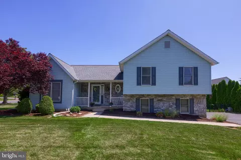 700 Hetrick Ave, Palmyra, PA 17078