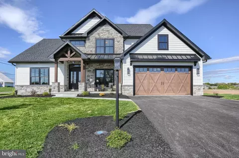 101 Dream Dr, Lebanon, PA 17046