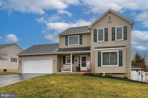 19 Mayflower Dr, Jonestown, PA 17038