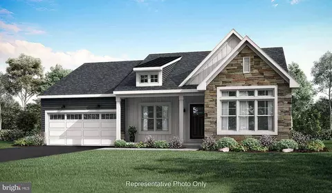 115 Grand Summit Dr, Annville, PA 17003