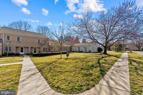 26 Woodland Est, Lebanon, PA 17042