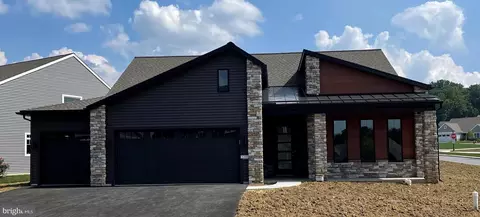 1200 Mosaic Dr #408, Lebanon, PA 17042