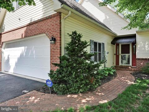 516 Waterside Cir, Lebanon, PA 17042