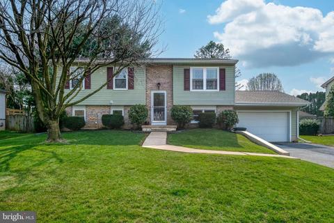 1315 Jill Ann Dr, Lebanon, PA 17042