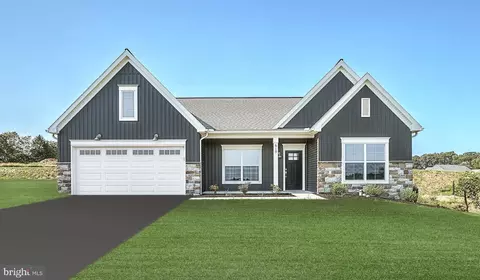 615 Lilliana Dr, Lebanon, PA 17046