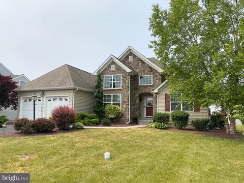 27 Pembrooke Ln, Annville, PA 17003
