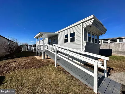 500 Houtztown Rd #35, Myerstown, PA 17067