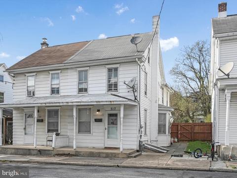 317 W Church St, Annville, PA 17003