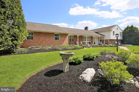 836 Tudor Ln, Lebanon, PA 17042