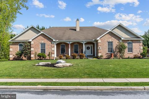 294 Chesterfield Dr, Palmyra, PA 17078